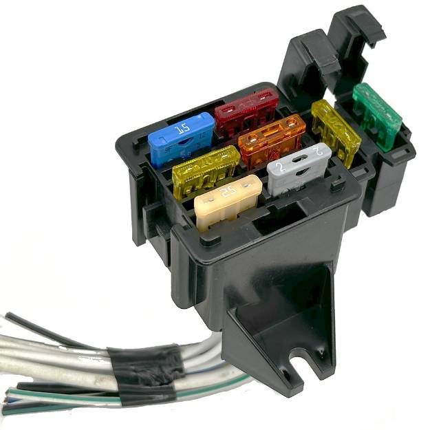 Picture of Wired Fuse Box 8 Way 5 Supplies